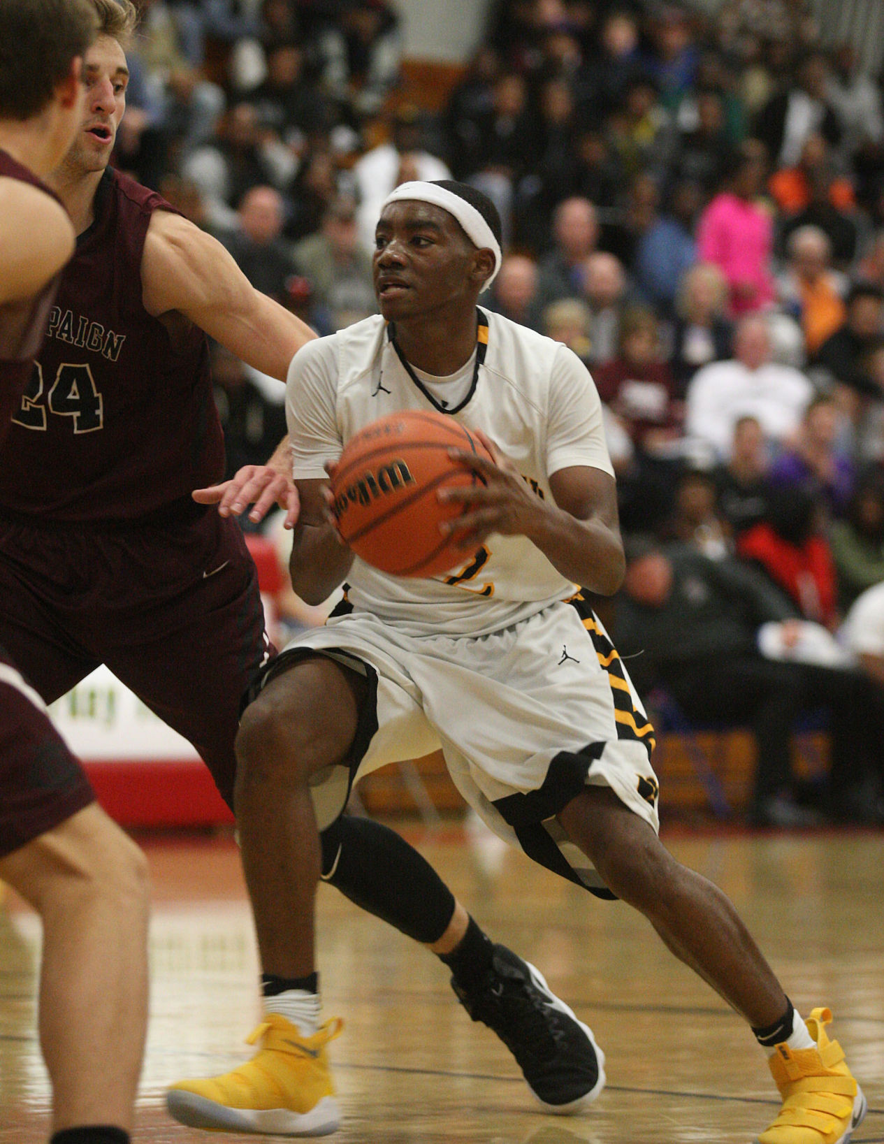 Eisenhower vs Champaign Central Boys Basketball 4 11.24.17.jpg
